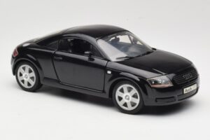 Audi TT 8N Negru Revell 1:18 08953 Metal - imaginea 6 din 8