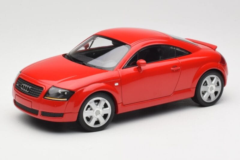 Audi TT 8N Roșu Minichamps 1:18 155017022 Metal