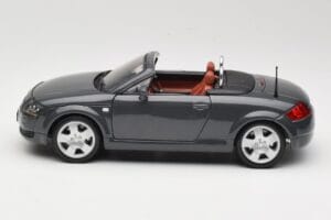 Audi TT 8N Roadster Gri Maisto 1:18 50346 Metal - imaginea 4 din 8