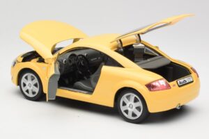 Audi TT 8N Galben Revell 1:18 08954-M1 Metal - imaginea 5 din 8