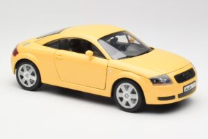 Audi TT 8N Galben Revell 1:18 08954-M1 Metal - imaginea 6 din 8