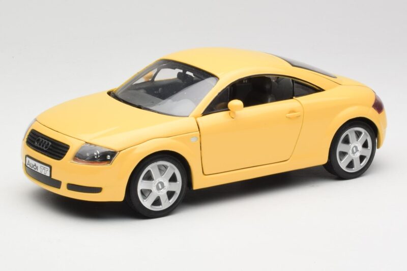Audi TT 8N Galben Revell 1:18 08954-M1 Metal