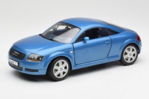 Audi TT 8N Albastru Revell 1:18 8954 Metal