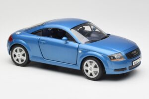 Audi TT 8N Albastru Revell 1:18 8954 Metal - imaginea 6 din 8