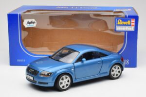 Audi TT 8N Albastru Revell 1:18 8954 Metal - imaginea 8 din 8
