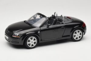 Audi TT 8N Roadster Negru Revell 1:18 8980 Metal