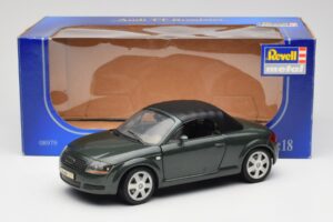 Audi TT 8N Roadster Verde Revell 1:18 8979 Metal - imaginea 8 din 8