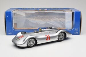 Auto Union Typ C Stromlinie #31 B. Rosemeyer 1937 Argintiu Revell 1:18 08436 Metal - imaginea 8 din 8