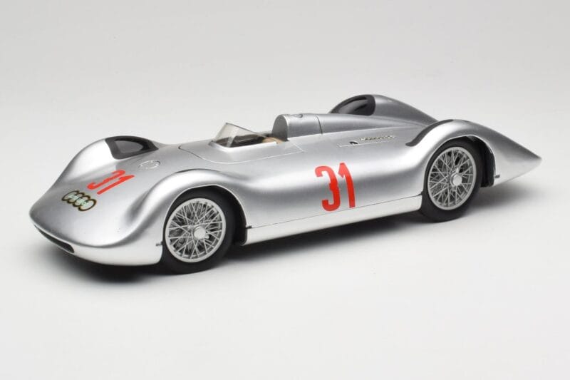 Auto Union Typ C Stromlinie #31 B. Rosemeyer 1937 Argintiu Revell 1:18 08436 Metal