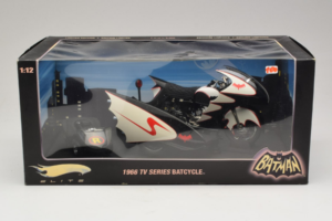 Batcycle & Sidecar Batman TV Series Hot Wheels 1:18 R0006 Metal - imaginea 2 din 2