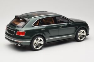 Bentley Bentayga Styling Pack Verde GT Spirit 1:18 GT133 Rășină - imaginea 2 din 6
