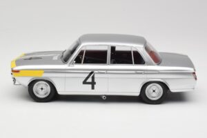 BMW 1800 TiSA #4 J. Ickx / J. van Ophem 24 Hours of Spa 1965 Winners Minichamps 1:18 107652504 Rășină - imaginea 3 din 6