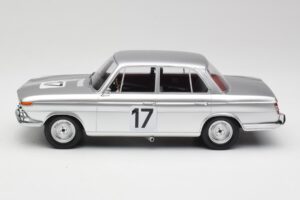 BMW 2000 Ti #17 J. Ickx / H. Hahne 24 Hours of Spa 1966 Winners Minichamps 1:18 107662517 Rășină - imaginea 3 din 6