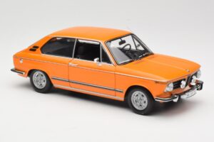 BMW 2000 Tii Touring Portocaliu Minichamps 1:18 80430145824 Metal - imaginea 6 din 8