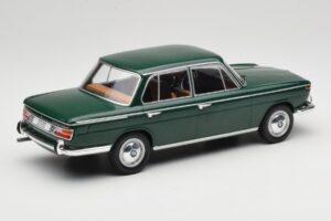 BMW 2000 121 Verde MCG 1:18 MCG18542 Metal - imaginea 2 din 6