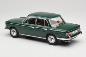 BMW 2000 121 Verde MCG 1:18 MCG18542 Metal - imaginea 5 din 6
