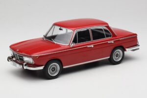 BMW 2000 121 Roșu MCG 1:18 MCG18543 Metal