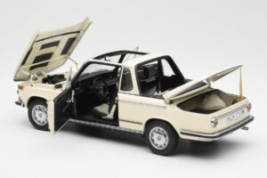 BMW 2002 Baur Cabriolet E10 Chamonix Alb AUTOart 1:18 70532 Metal - imaginea 5 din 8