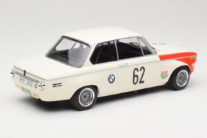 BMW 2002 tiK BMW AG #1 H. Hahne / D. Quester Class Winner Guards International 6 Hours Brands Hatch 1969 Minichamps 1:18 1556 - imaginea 2 din 6