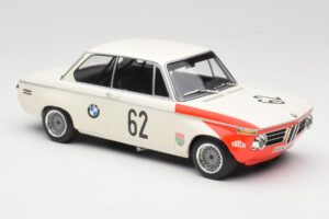 BMW 2002 tiK BMW AG #1 H. Hahne / D. Quester Class Winner Guards International 6 Hours Brands Hatch 1969 Minichamps 1:18 1556 - imaginea 4 din 6