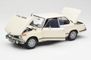 BMW 2002 Alb Kyosho 1:18 08541W Metal - imaginea 2 din 8