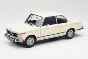 BMW 2002 Alb Kyosho 1:18 08541W Metal