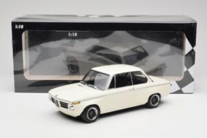 BMW 2002 Alb Plain Body Version Minichamps 1:18 155702600 Metal - imaginea 6 din 6