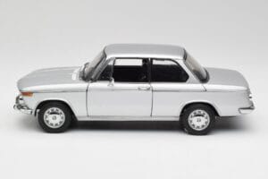 BMW 2002tii Argintiu AUTOart 1:18 80430151479 Metal - imaginea 4 din 8