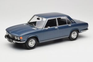 BMW 2500 E3 Blue Metallic Minichamps 1:18 155029200 Metal