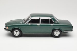 BMW 2500 E3 Green Metallic Minichamps 1:18 155029201 Metal - imaginea 3 din 6