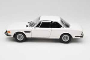 BMW 3.0 CSi E9 Alb Minichamps 1:18 180029026 Metal - imaginea 4 din 8