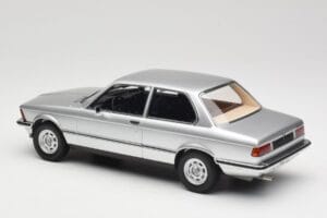BMW 320 E21 Argintiu Minichamps 1:18 107024200 Rășină - imaginea 5 din 6