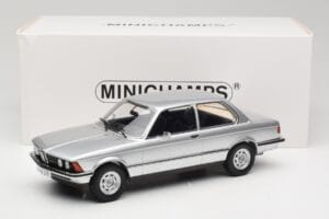 BMW 320 E21 Argintiu Minichamps 1:18 107024200 Rășină - imaginea 6 din 6