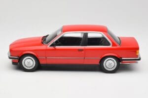 BMW 323i E21 Roșu Minichamps 1:18 155026000 Metal - imaginea 3 din 6