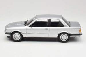 BMW 323i E21 Argintiu Minichamps 1:18 155026001 Metal - imaginea 3 din 6