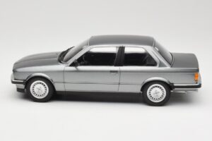 BMW 323i E30 Grey Metallic Minichamps 1:18 155026006 Metal - imaginea 3 din 6