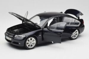BMW 330i E46 Negru Kyosho 1:18 08731RB Metal - imaginea 2 din 8