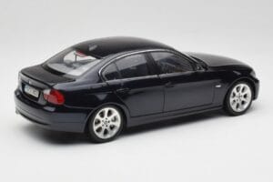 BMW 330i E46 Negru Kyosho 1:18 08731RB Metal - imaginea 3 din 8