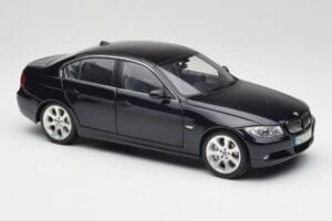 BMW 330i E46 Negru Kyosho 1:18 08731RB Metal - imaginea 6 din 8