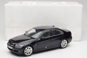BMW 330i E46 Negru Kyosho 1:18 08731RB Metal - imaginea 8 din 8