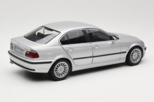 BMW 330i E46 Argintiu UT 1:18 80430302328 Metal - imaginea 3 din 8
