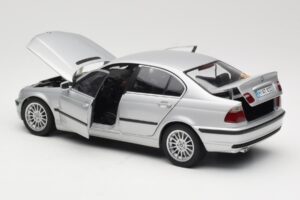 BMW 330i E46 Argintiu UT 1:18 80430302328 Metal - imaginea 5 din 8