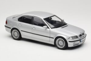 BMW 330i E46 Argintiu UT 1:18 80430302328 Metal - imaginea 6 din 8