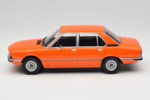 BMW 5 Series E12 Portocaliu MCG 1:18 MCG18540 Metal - imaginea 3 din 6