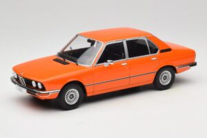 BMW 5 Series E12 Portocaliu MCG 1:18 MCG18540 Metal