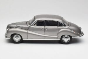 BMW 502 2.6 Luxus Silver Beige Metallic AUTOart 1:18 70591 Metal - imaginea 4 din 8
