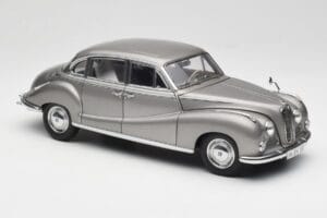 BMW 502 2.6 Luxus Silver Beige Metallic AUTOart 1:18 70591 Metal - imaginea 6 din 8