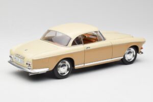 BMW 503 Bej Revell 1:18 8832 Metal - imaginea 3 din 8