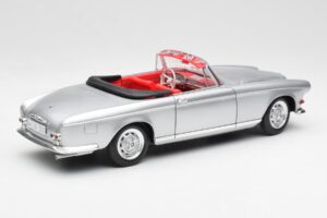BMW 503 Argintiu Revell 1:18 18787 Metal - imaginea 3 din 8
