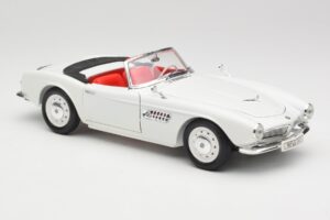 BMW 507 Touring Sport Feather White Revell 1:18 8810 Metal - imaginea 6 din 8